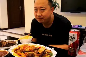 老王买整根牛腱子，文火酱制四个小时，肉身红亮，咸香入味视频封面