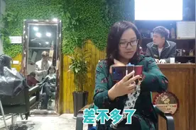 3年班主任下来头发白了不少，现换个发型，这样的罗老师还适应吧视频封面