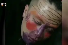 前方高萌！萌娃将醉酒爸爸画成“灭霸” ：让你喝酒也不陪我玩视频封面