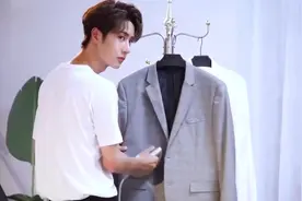 王一博和肖战各自的男友力，让他们凑到一起时，就像是在演偶像剧视频封面