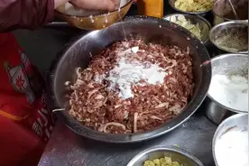 饭店的肉丝是这样处理的，一点小技巧就能滑嫩爽口