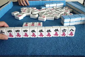 自摸清一色不胡反而杠牌，小伙成功开花胡牌，这牌也太好了视频封面