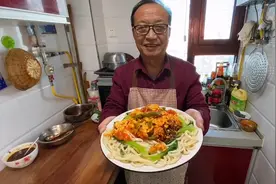 陕西老乔今天教大家做西红柿鸡蛋盖浇面，面条筋道，味道赞视频封面