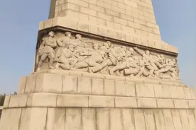 徐州淮海战役纪念塔，历届领导人在这里题词，毛主席书写塔身大字视频封面