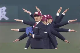 日本大叔的现场棒球场表演，嗨翻全场视频封面
