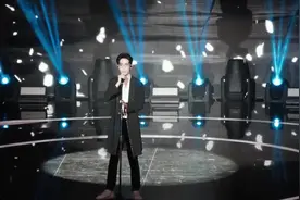 肖战芭莎演唱《满足》高清，鞋子太大我老担心他走路的时候掉了