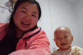 农村宝妈把16个月女儿剃成光头，结果被别人误以为是男生，这长相视频封面