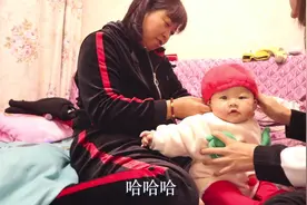 秀秀给安心试穿新衣服，穿上萌萌的真可爱，把安心激动的语无伦次视频封面