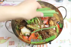红烧羊脖子换个做法做，不膻不腻，清香四溢，冬天来一口非常解馋视频封面