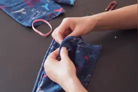 秋裤短了别急着扔！从中间剪开改造一下，放家里实用又卫生视频封面