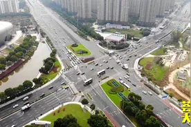 实拍常州新北区8车道的马路，大气现代，不愧为江苏经济大市视频封面