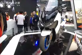 车展实拍三阳maxsym tl，大型巡航踏板造型，这根排气相当给力！视频封面