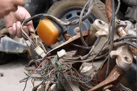 修车师傅讲解摩托车启动按钮和启动部份的线路，以后就自己动手视频封面