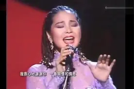 邓丽君深情演唱《北国之春》日本演唱会现场版视频封面