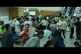 极限逃生3--林允儿全身裹紧胶带，毒气中逃生视频封面