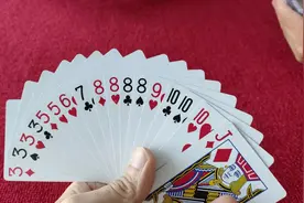 一手小牌J最大，看小哥如何照赢不误擒地主，这波操作不简单