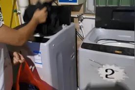 河南一家三口在深圳，天气凉了厚衣服拿外面洗一下，8块钱洗2打袋视频封面