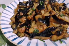 酸甜口风味茄子 外酥里嫩 配碗饭 一粒米也不剩视频封面