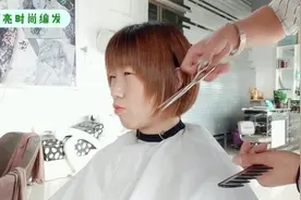 本想留长发 让村口发型师修剪完后我就不想留了 以后就剪这样发型