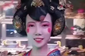 最近很火的不倒翁小姐姐 皮卡晨视频封面