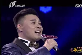 充满阳刚之气的小伙，自信献唱一曲《乌苏里船歌》，太有味道