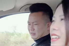 短剧：教练指导美女学车，美女却一直误解教练的意思，太搞笑了视频封面