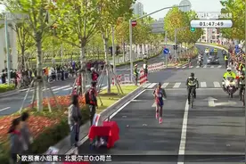 不惧高温挑战 2019上海国际马拉松赛今晨开跑视频封面