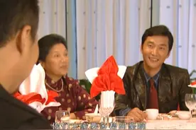 豪哥母亲大寿，手下的小弟纷纷来祝贺，小马的祝贺词瞬间让我笑喷视频封面