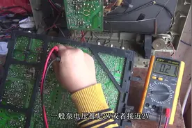 陪伴老人多年的电视机坏了,老人不舍得扔掉,叫阿明一定要帮他修好视频封面