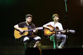 TFboys演唱会彩排，王源劲舞加吉他弹唱，可动亦可静，天生明星！