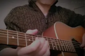 简单旋律直击人心！方季惟《爱情的故事》吉他版，7080后的老歌