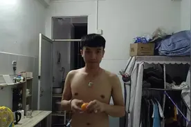 租房单间260一个月，水5块一吨，电1.3块一度，一共交了392块房租