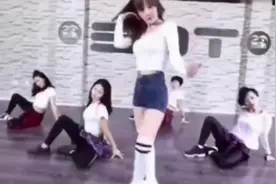 李小璐身材超级棒舞蹈激情四射，热舞视频，舞技专业，一流！视频封面