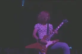 GALNERYUS–EMOTIONS（不得不说syu实在太牛叉了…）