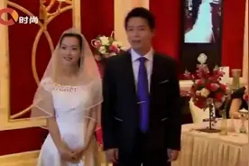 冷暖人生：女子忘不掉前男友，在前男友的婚礼上，痛哭要跟他复合视频封面