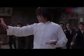 功夫：穿唐装的周星驰不能惹，一不小心就踩脚指，踩断的那种视频封面