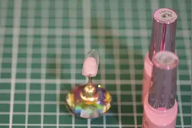 美甲达人必备的美甲武器彩色光疗胶什么时候使用？步骤很简单！视频封面