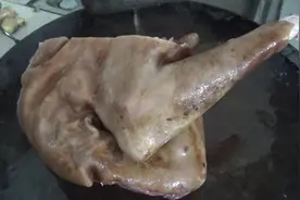 农村阿钦：狗肉简单做法，不用加一滴水，一出锅挺好吃视频封面
