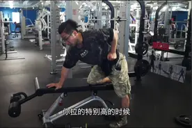 哑铃划船基础讲解，帮你规避最容易犯的错误视频封面