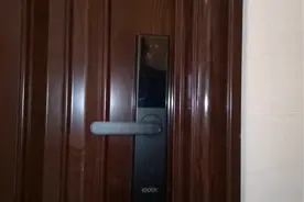 原装霸王锁体更换指纹锁，很多朋友问，可以对比看一看视频封面