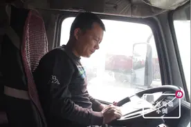 拉煤小刘告诫新手,开货车要注意气刹,8个气压踩到5后刹车会失灵?视频封面