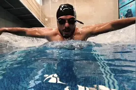 华为Mate30 Pro 7680帧超高速摄影功能，用视频记录流动的瞬间！