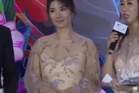 黄毅清吸毒贩毒被捕，女儿跟着黄奕开心游欧洲，母女同框温馨有爱视频封面