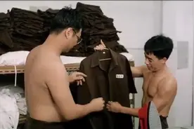 监狱的洗衣厂竟是这样工作的，大哥享福，小弟干活