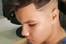 男生超帅发型系列 - 小伙子换个发型瞬间变型男，女朋友超喜欢视频封面