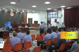 判他！ 西安“黑三轮”司机交警队泼粪，处罚11次屡教不改