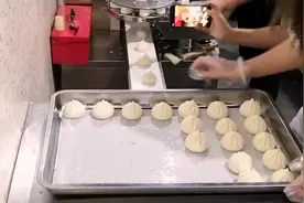 全自动小型包子机高清演示 宝鸿机械速冻包子机