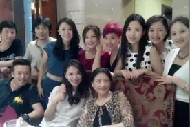 北电96班同学再聚会，陈坤黄晓明何琳等人现身，全是颜值派视频封面