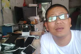 手机维修店换电池的套路与猫腻，咱们来细说视频封面