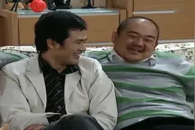 欢喜万家人：还是弟弟有办法，轻而易举的就哄得哥哥这么开心